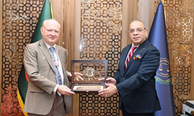 প্রধান বিচারপতির সাথে জার্মান রাষ্ট্রদূত এর সৌজন্য সাক্ষাৎ