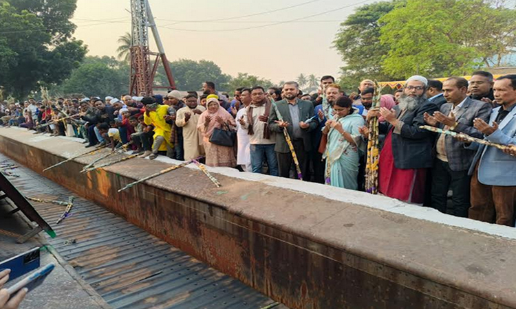 ঝিনাইদহে মোবারকগঞ্জ চিনিকলে আখ মাড়াই মৌসুম উদ্বোধন