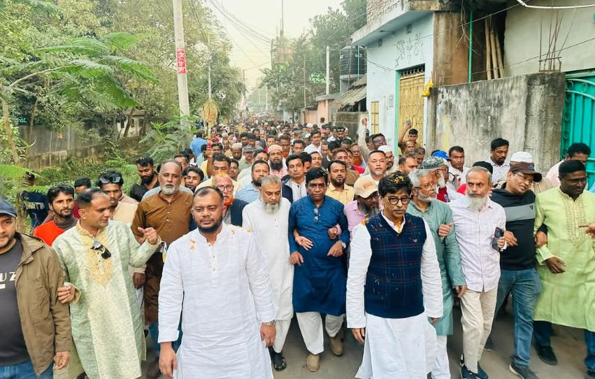 কুমিল্লায় বিএনপি’র ৩১ দফার লিফলেট বিতরণ 