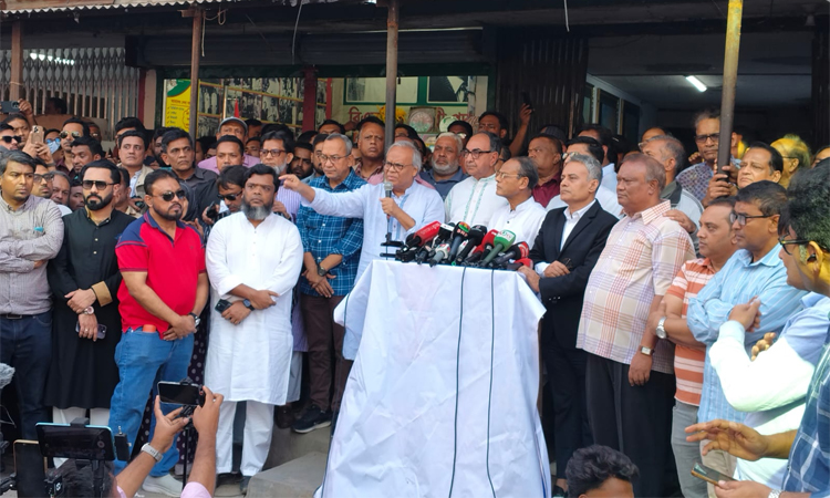 হাদির ওপর হামলা সুপরিকল্পিত ষড়যন্ত্র : রিজভী